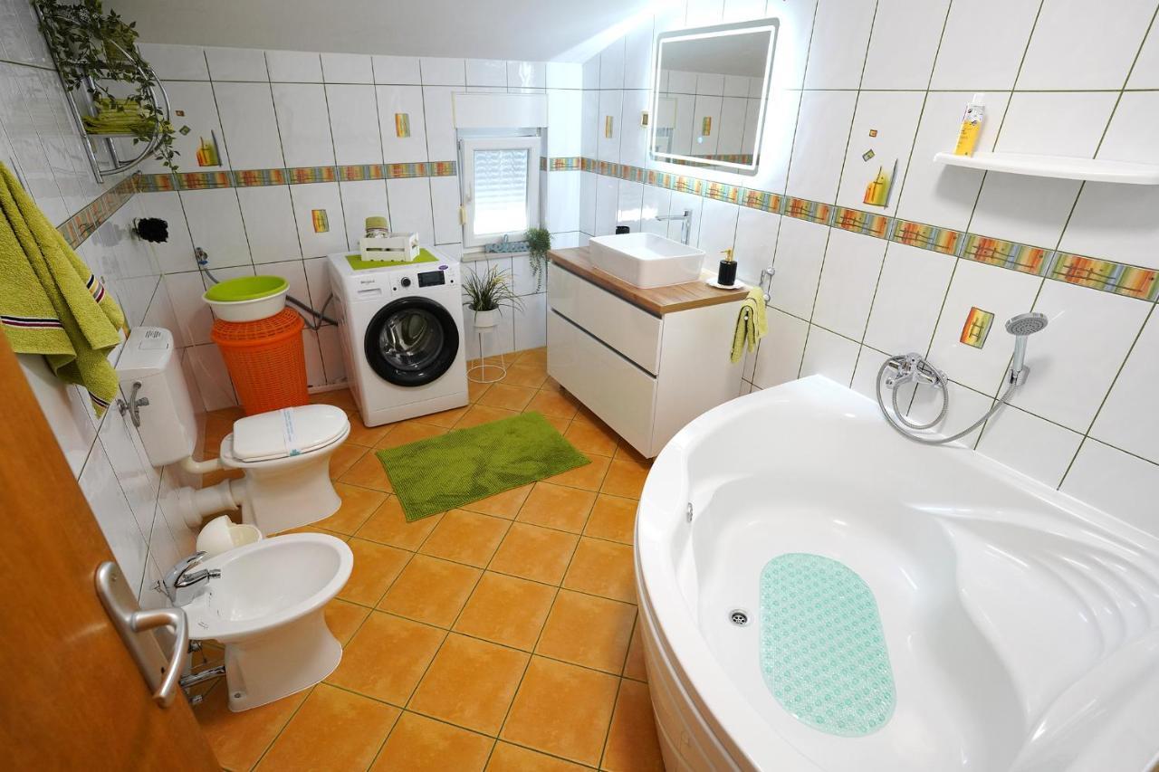 Kaštela Villa Tago With Heated New Pool מראה חיצוני תמונה
