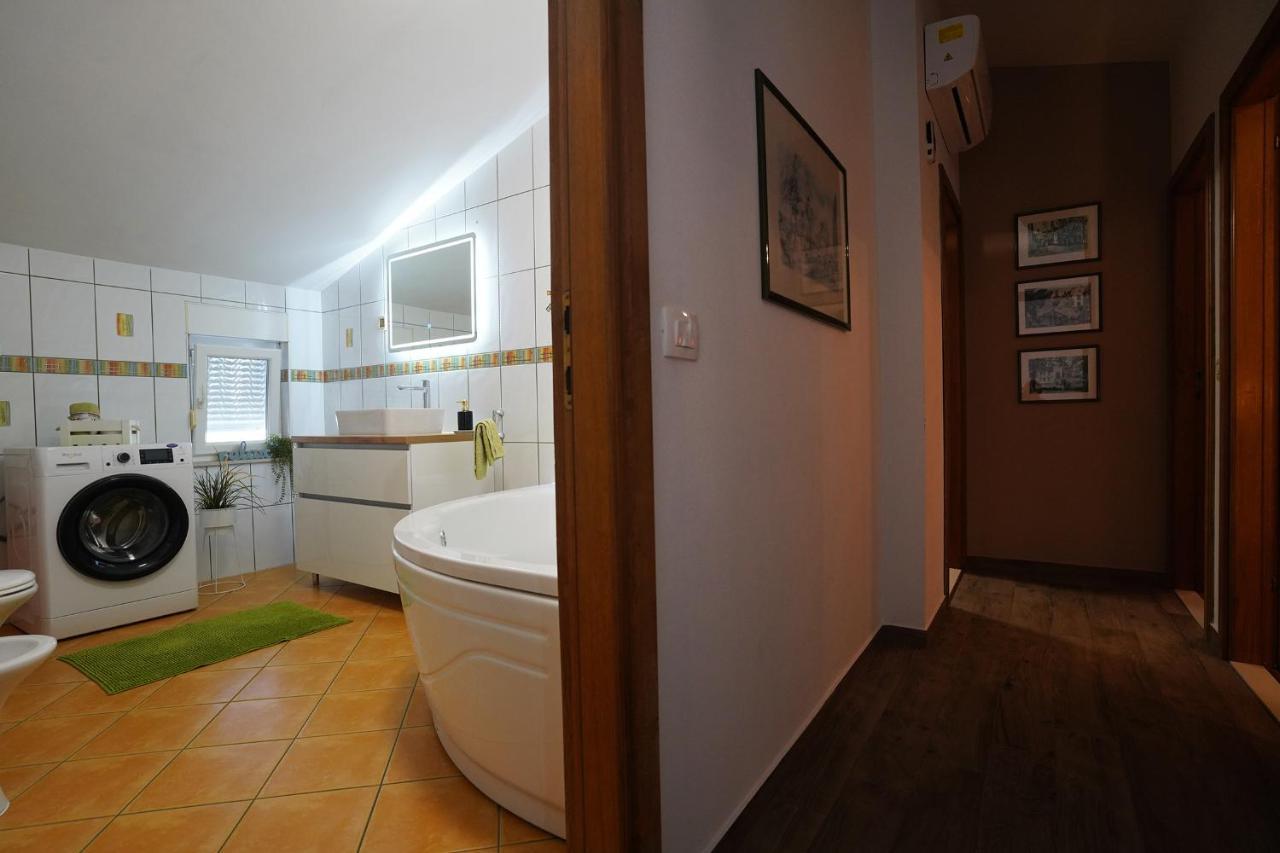 Kaštela Villa Tago With Heated New Pool מראה חיצוני תמונה