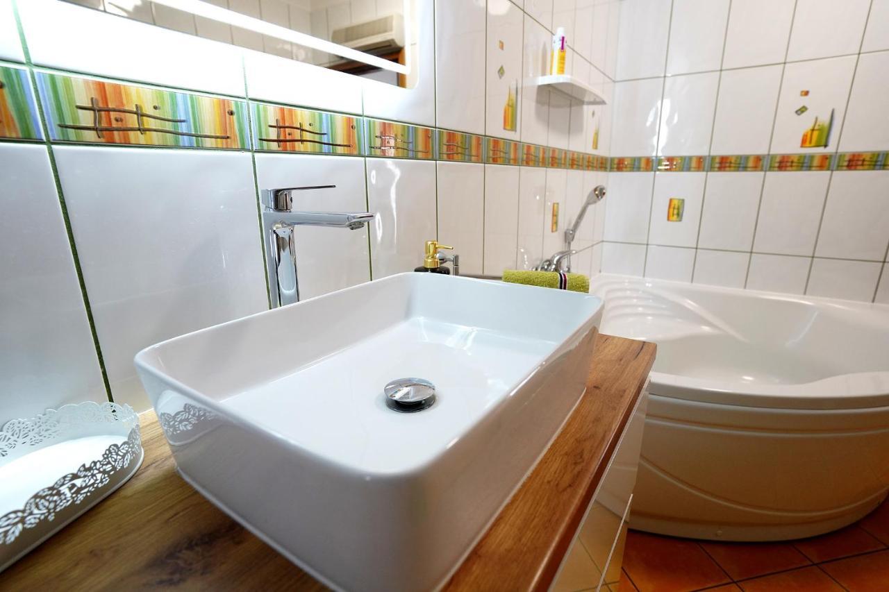 Kaštela Villa Tago With Heated New Pool מראה חיצוני תמונה